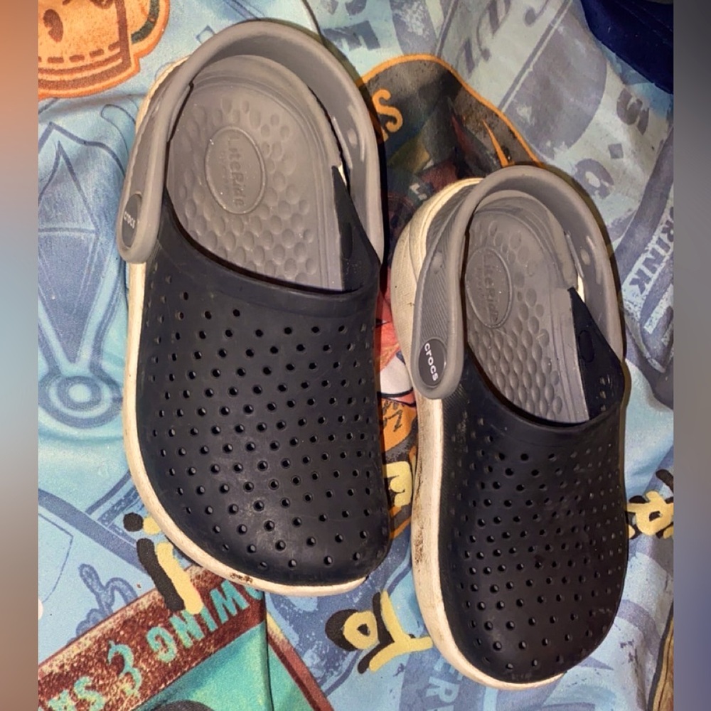 Toddler LiteRide crocs size 9